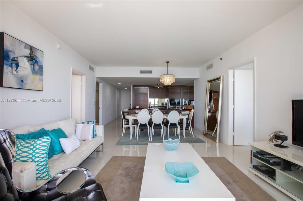 475 Brickell Ave, Unit 5007, Miami, FL 33131 Photo