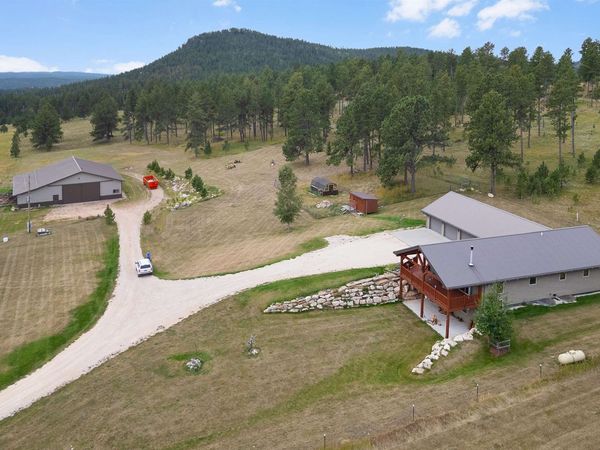 11585 War Bonnet Road, Custer, SD 57730