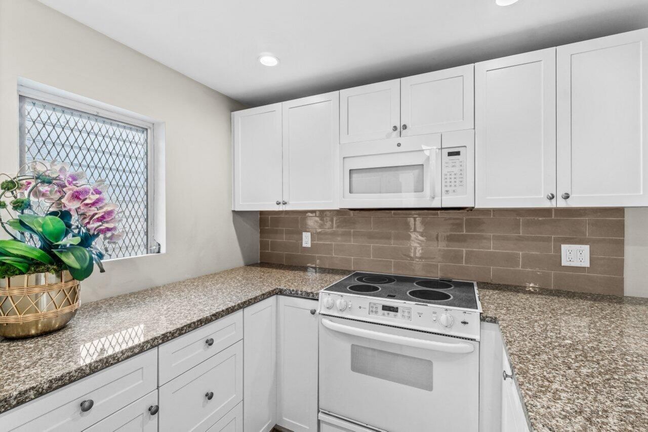 2191 NE 1st Court, Unit Apt 106, Boynton Beach, FL 33435 Photo