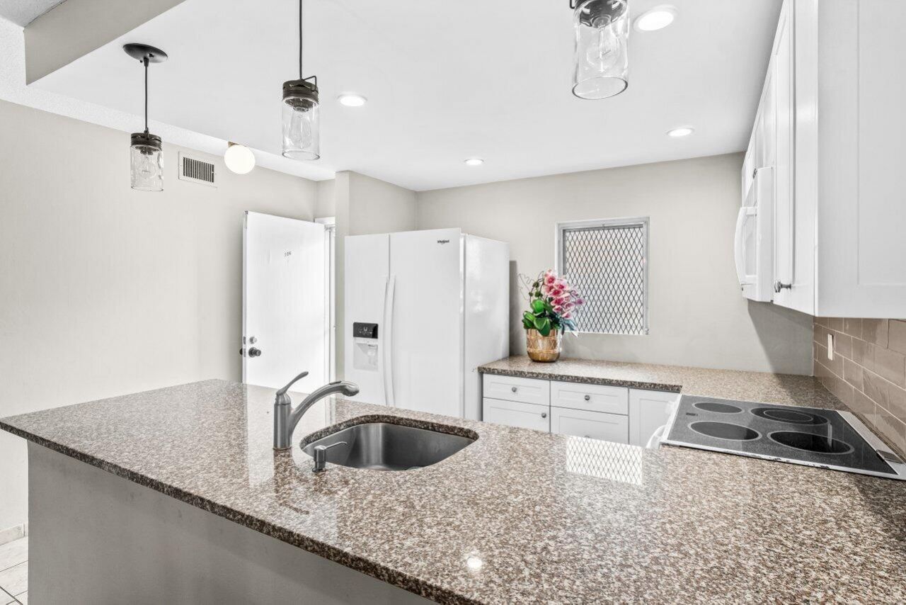 2191 NE 1st Court, Unit Apt 106, Boynton Beach, FL 33435 Photo