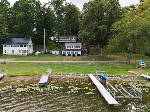 9911 Lake Drive, Montgomery, MI 49255