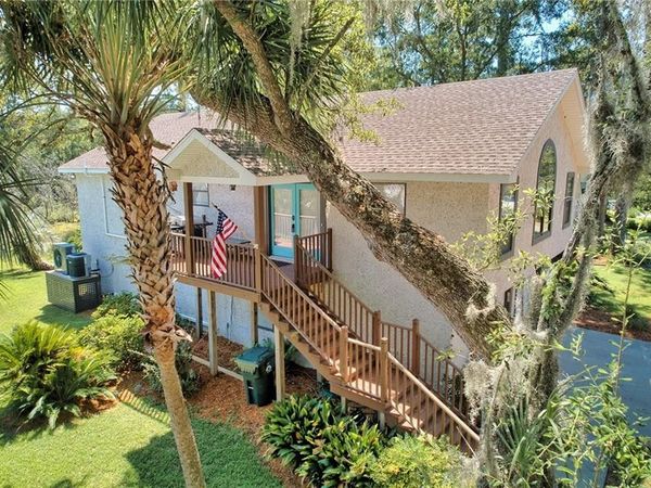 240 Peachtree Street, St. Simons Island, GA 31522