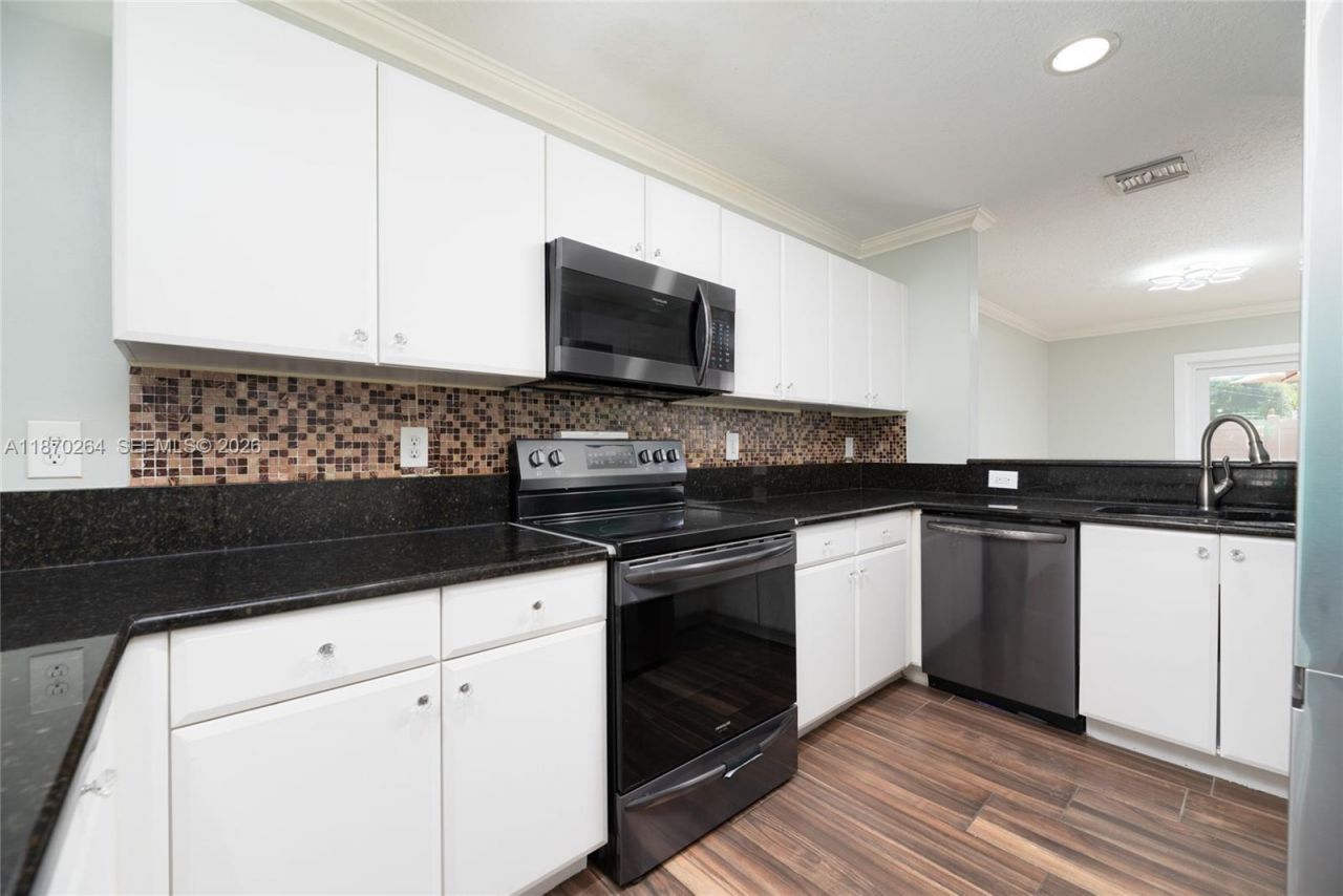 2428 NW 99th Way, Sunrise, FL 33322 Photo