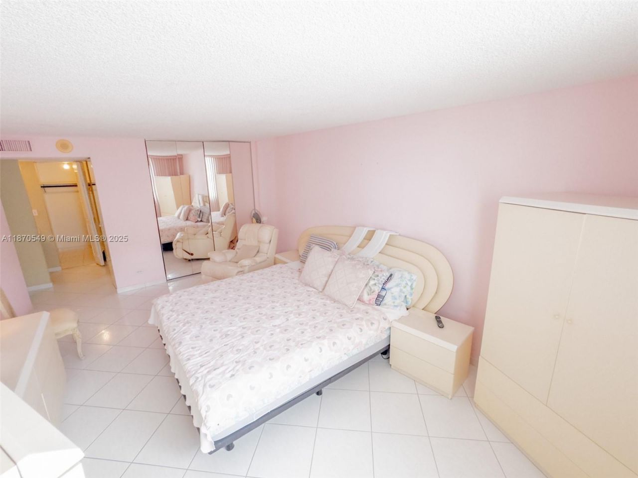 251 174th St, Unit 1605, Sunny Isles Beach, FL 33160 Photo