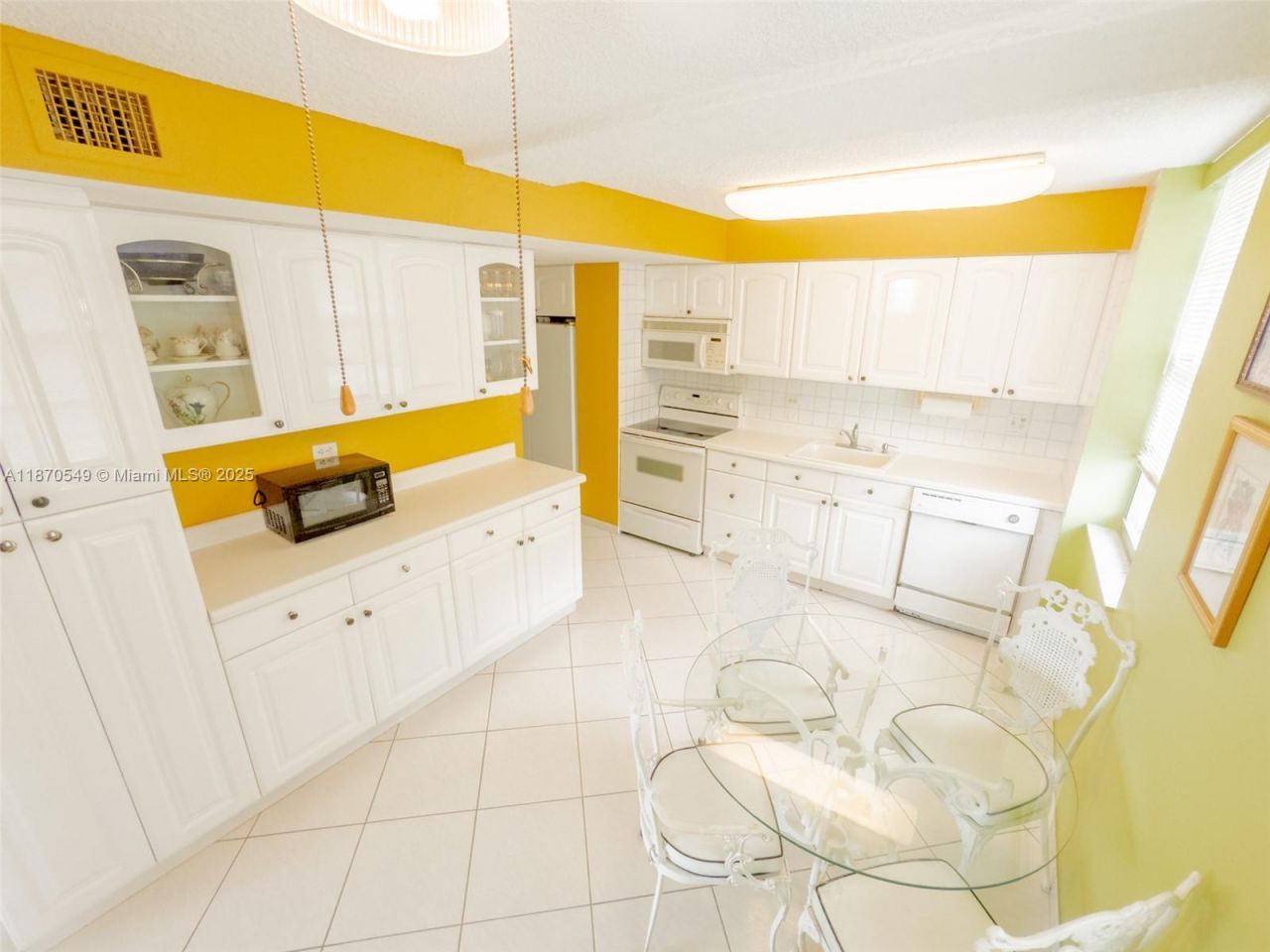 251 174th St, Unit 1605, Sunny Isles Beach, FL 33160 Photo