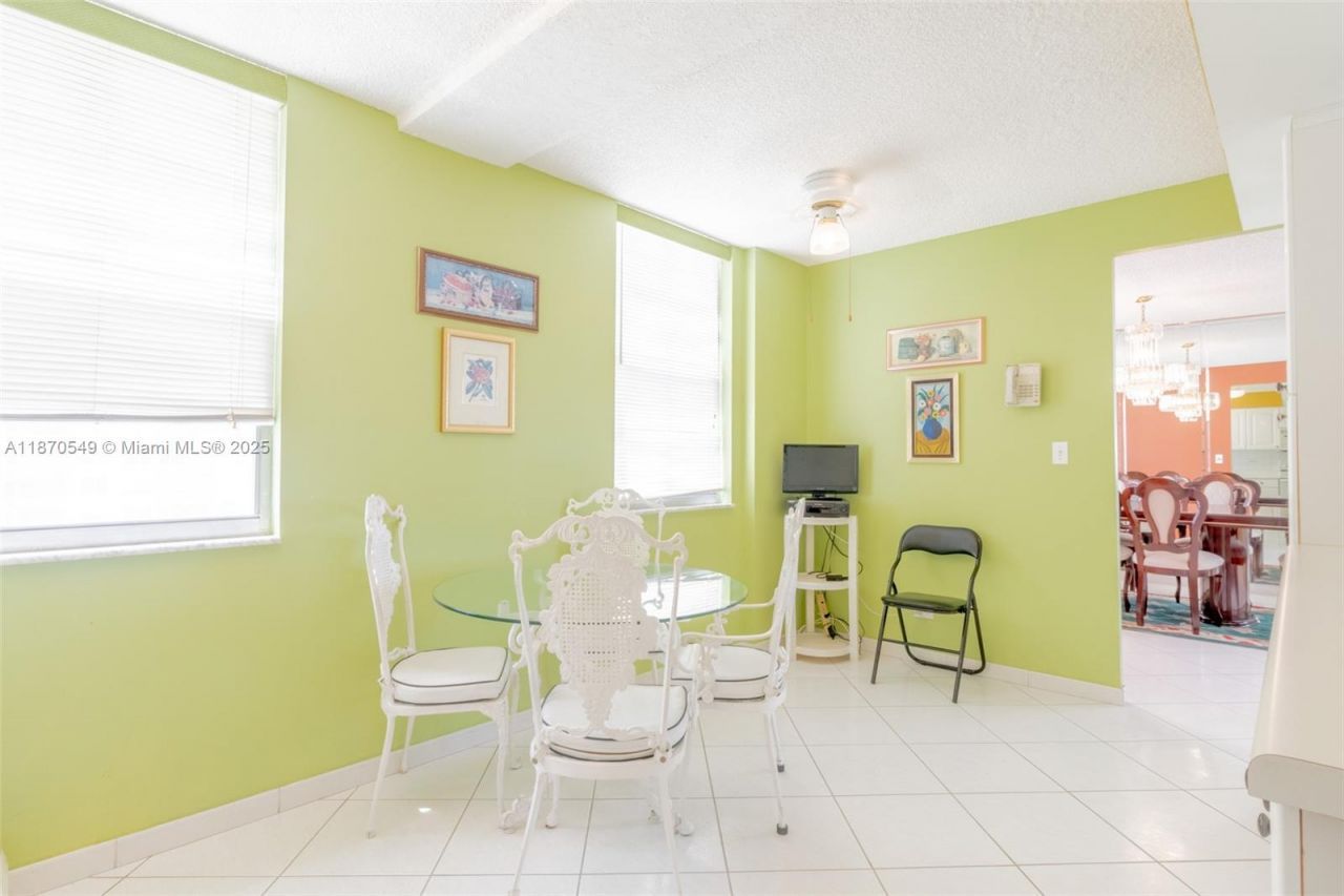 251 174th St, Unit 1605, Sunny Isles Beach, FL 33160 Photo