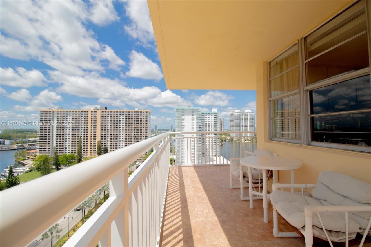 251 174th St, Unit 1605, Sunny Isles Beach, FL 33160 Photo