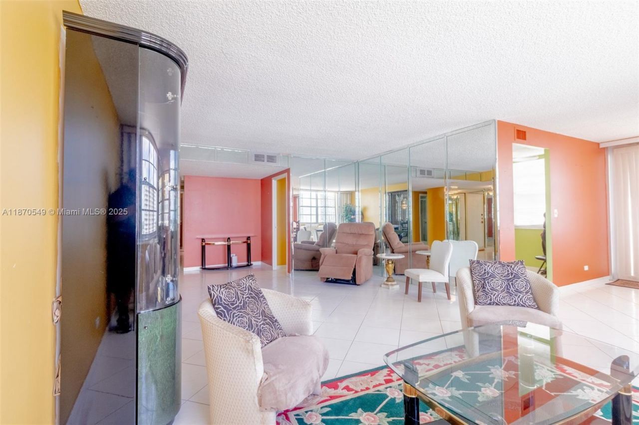 251 174th St, Unit 1605, Sunny Isles Beach, FL 33160 Photo