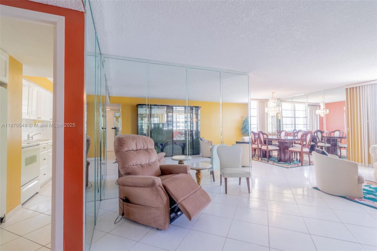 251 174th St, Unit 1605, Sunny Isles Beach, FL 33160 Photo