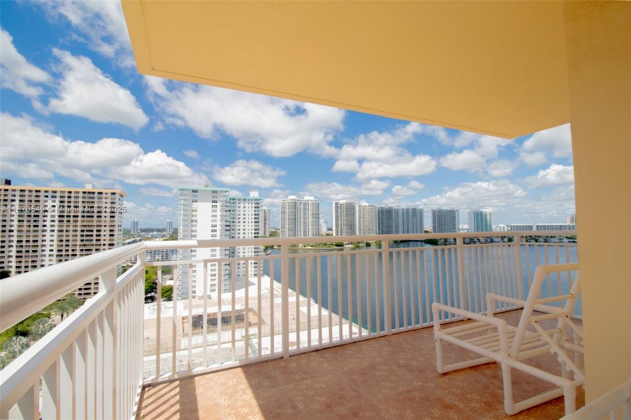 251 174th St, Unit 1605, Sunny Isles Beach, FL 33160 Photo