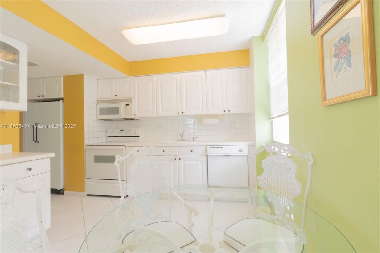 251 174th St, Unit 1605, Sunny Isles Beach, FL 33160 Photo