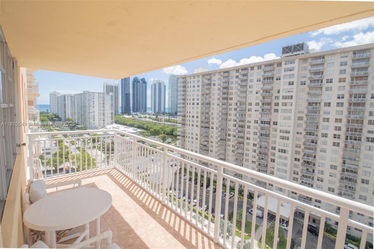 251 174th St, Unit 1605, Sunny Isles Beach, FL 33160 Photo