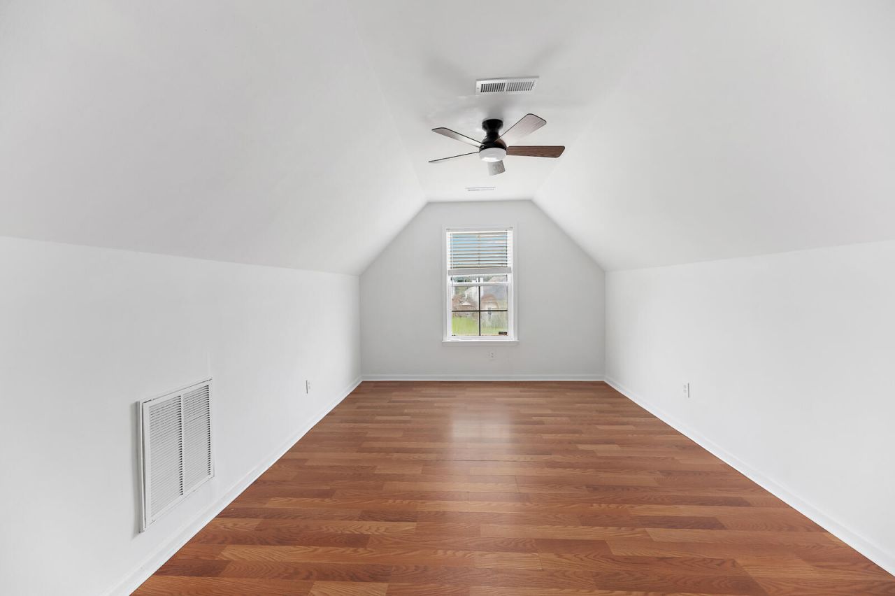 102 Cableswynd Way Photo 17