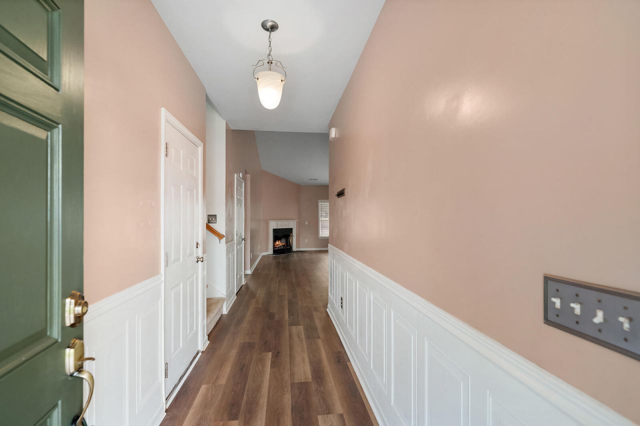 102 Cableswynd Way Photo 2