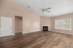 102 Cableswynd Way photo 4