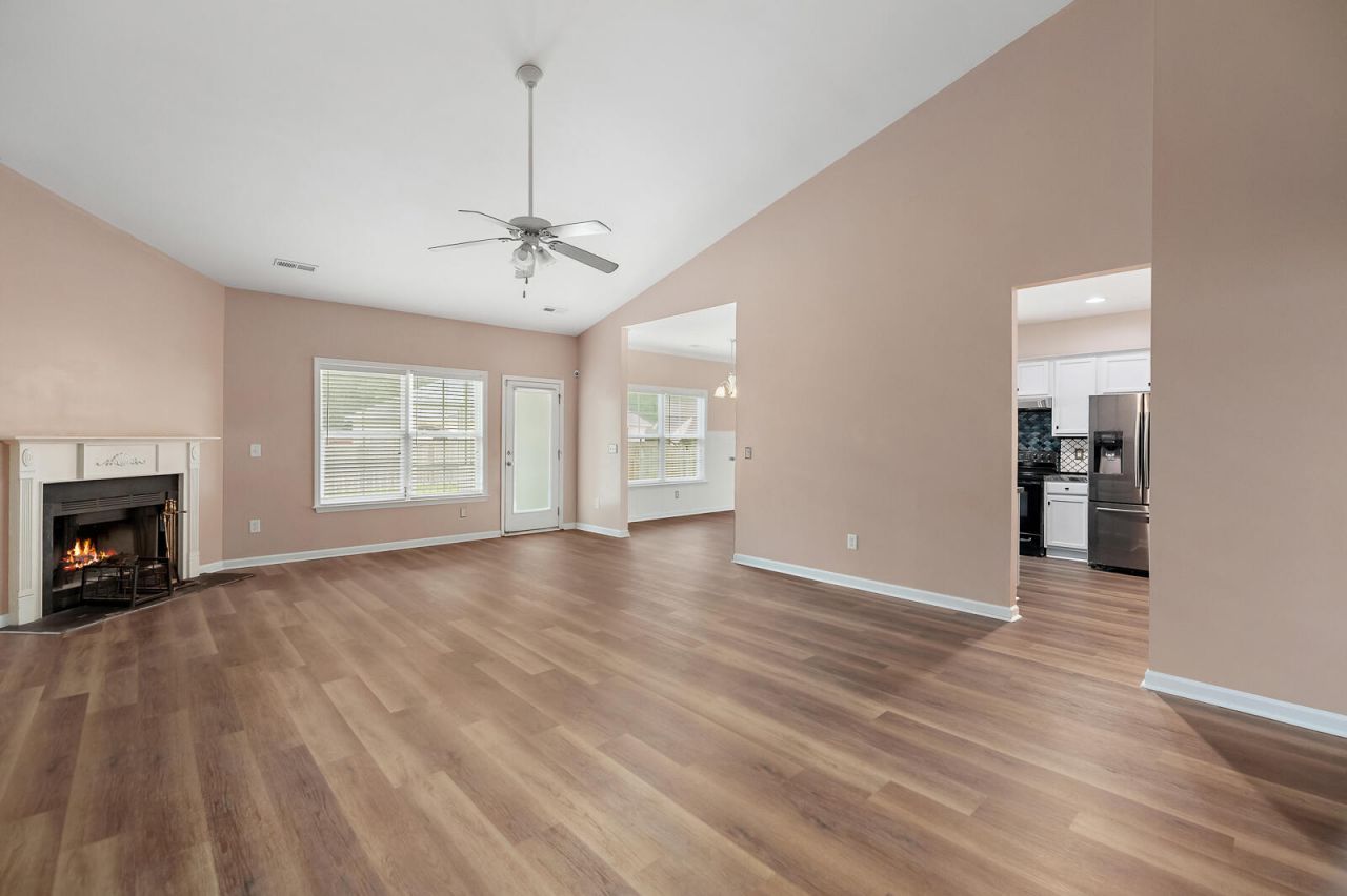 102 Cableswynd Way Photo 4