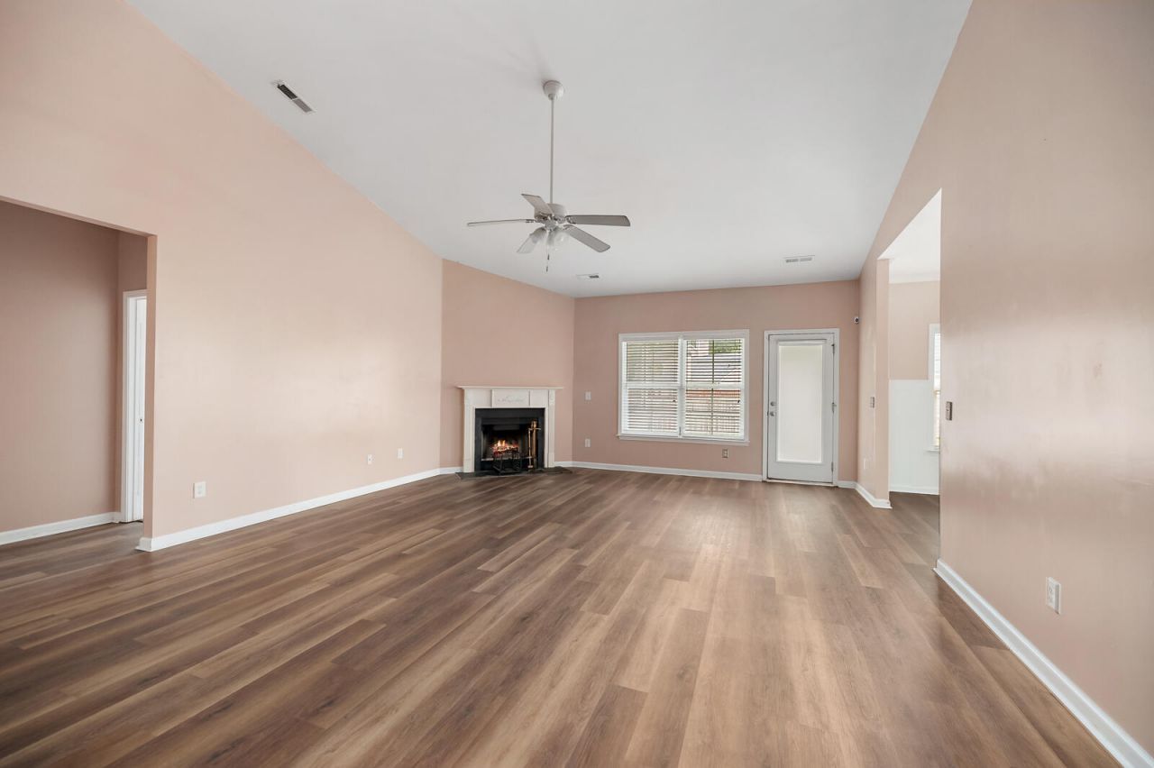 102 Cableswynd Way Photo 5