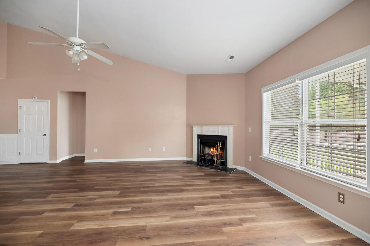 102 Cableswynd Way Photo 6