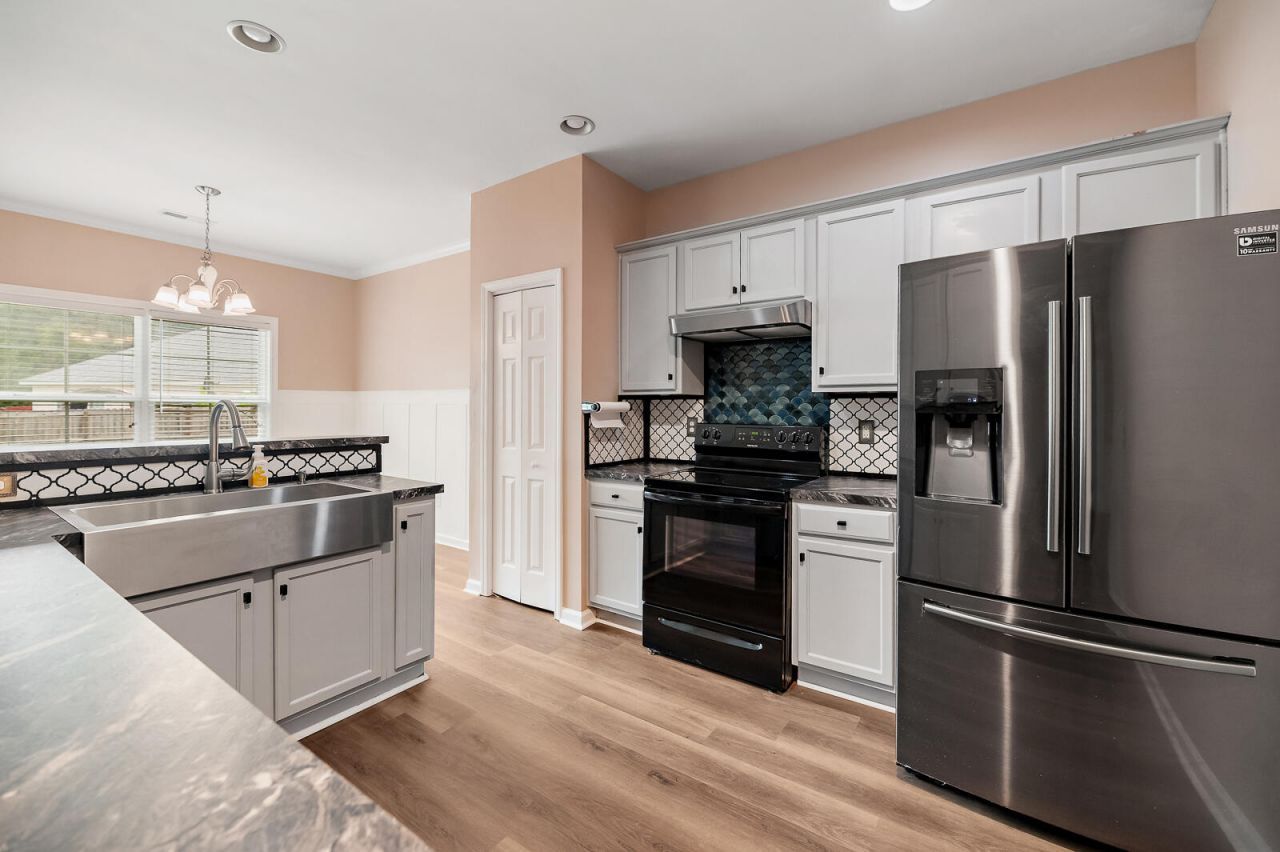 102 Cableswynd Way Photo 8