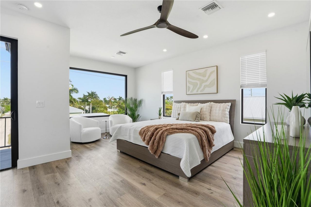 940 W Olympia Avenue, Punta Gorda, FL 33950 Photo