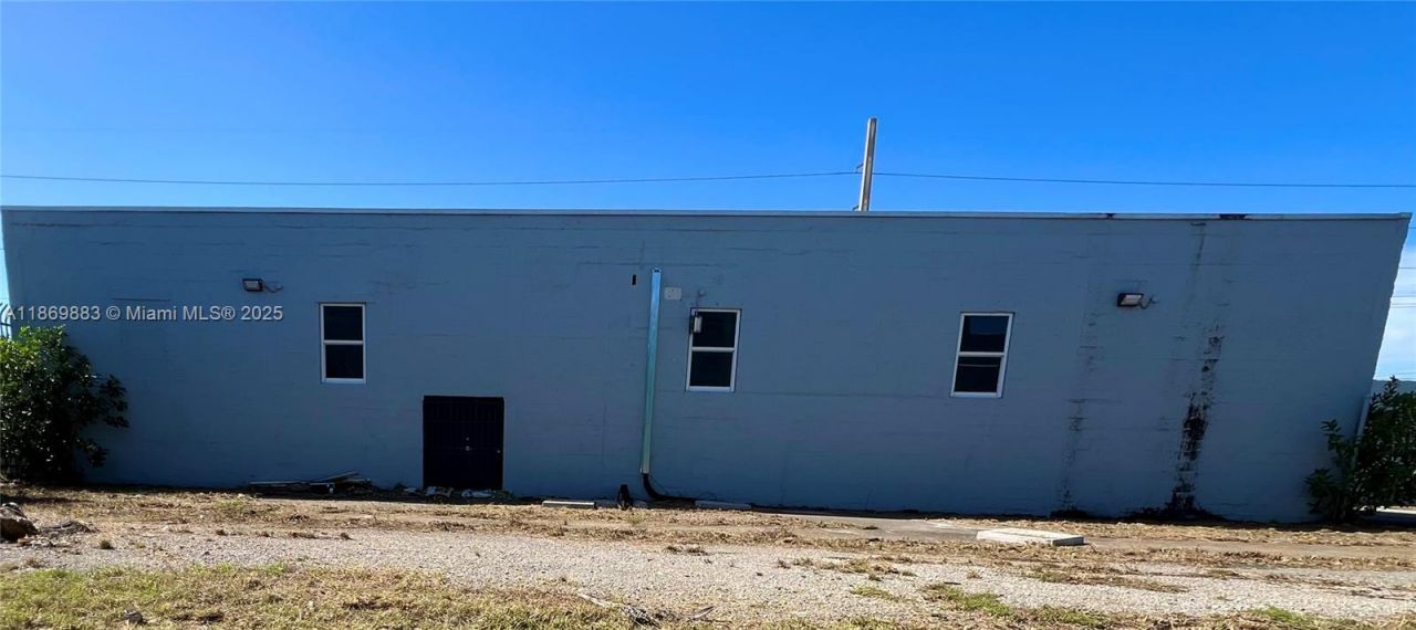 1031 NW 21st St, Miami, FL 33127 Photo