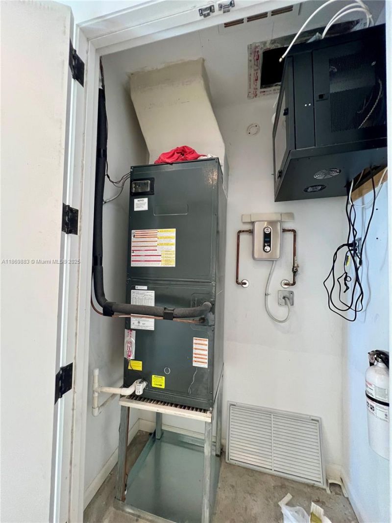 1031 NW 21st St, Miami, FL 33127 Photo