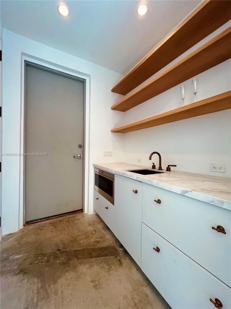 1031 NW 21st St, Miami, FL 33127 Photo