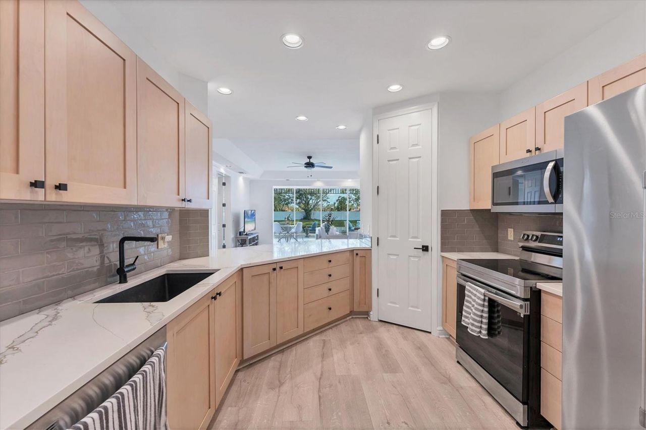 3705 54th Drive W, Unit 102, Bradenton, FL 34210 Photo