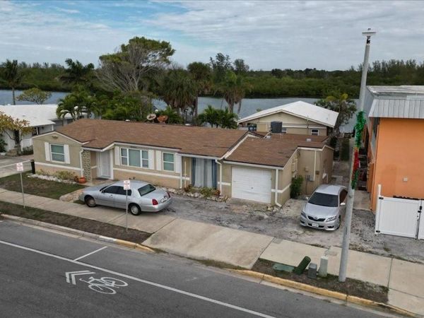 18207 GULF BOULEVARD, REDINGTON SHORES, FL 33708