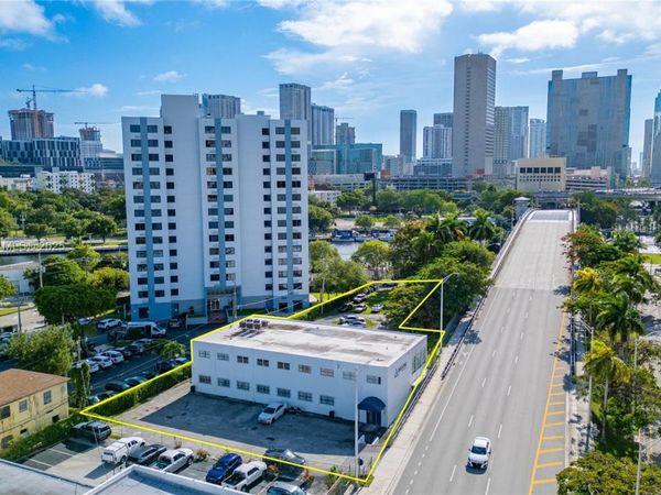 529 W Flagler St, Miami, FL 33130