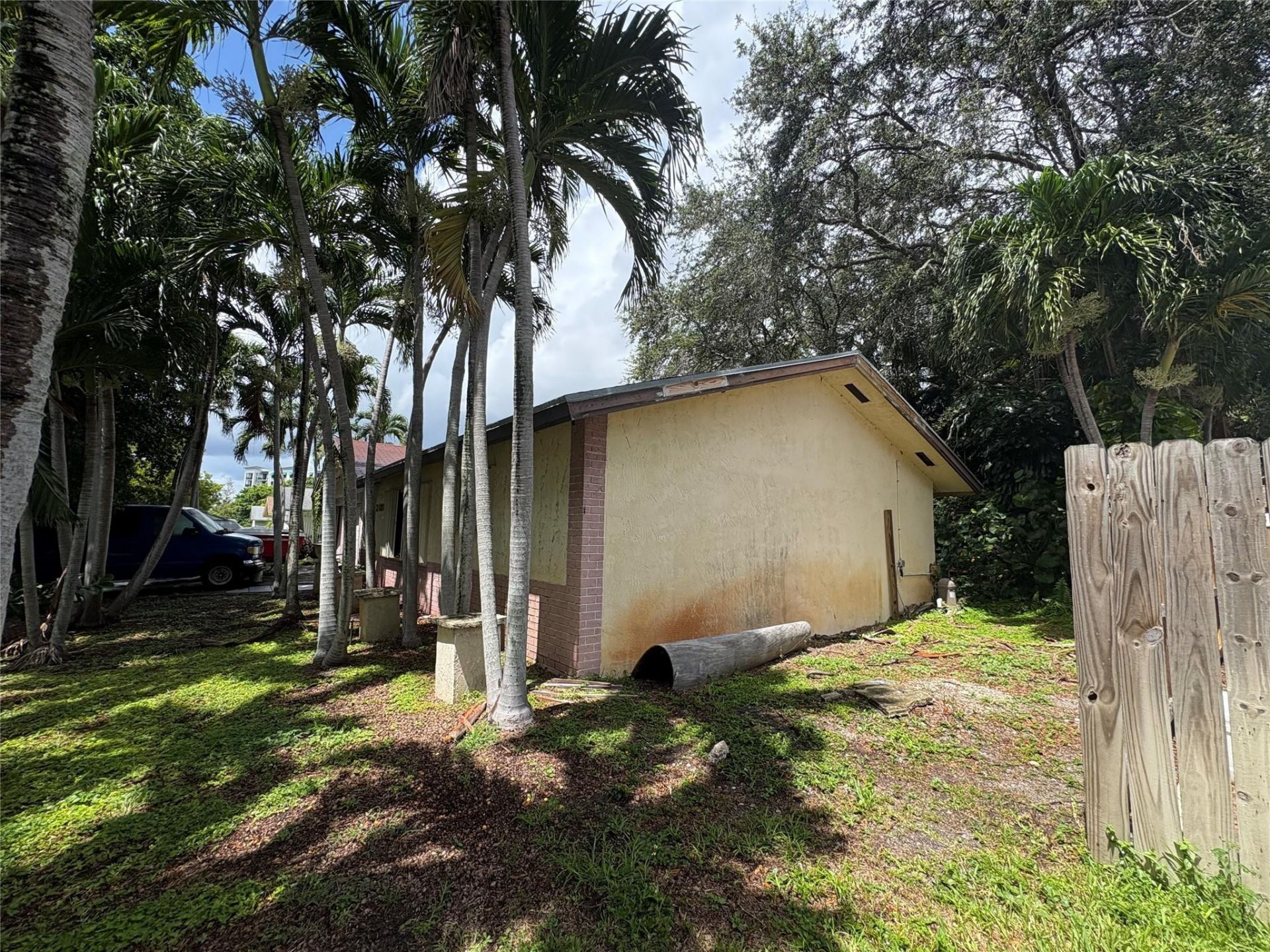 2109 Pinehurst Drive, West Palm Beach, FL 33407 Photo