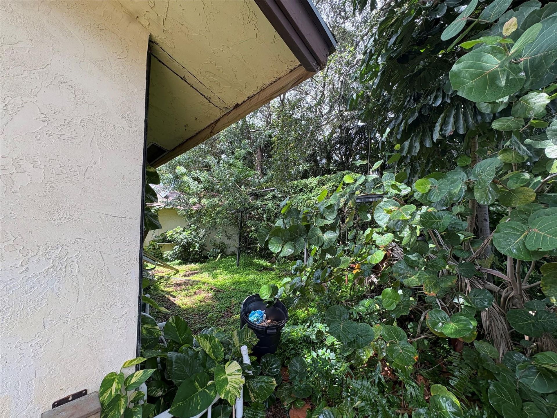 2109 Pinehurst Drive, West Palm Beach, FL 33407 Photo