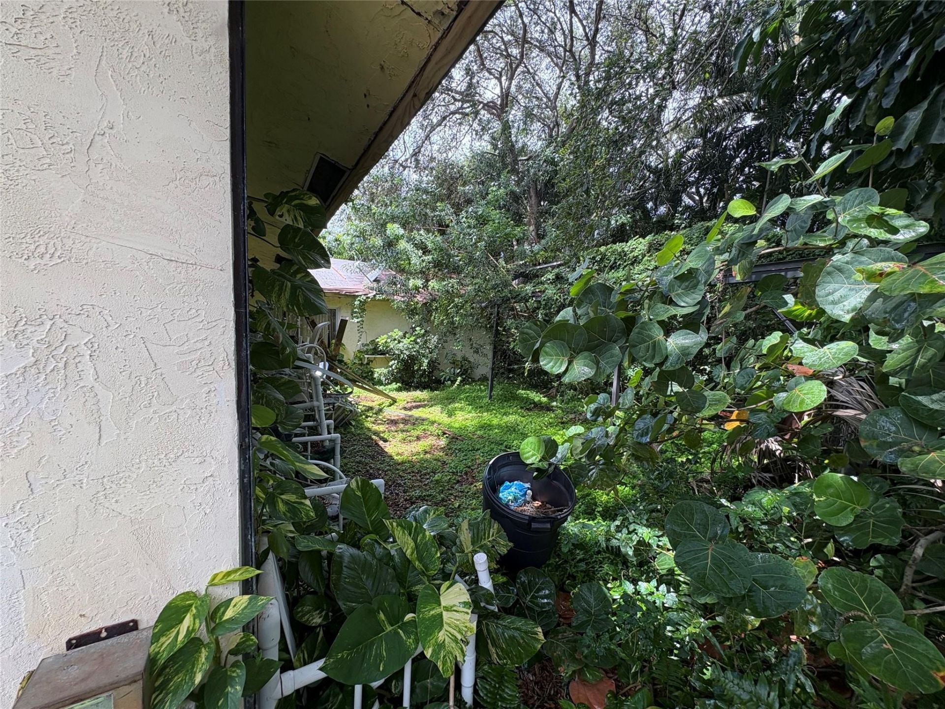 2109 Pinehurst Drive, West Palm Beach, FL 33407 Photo