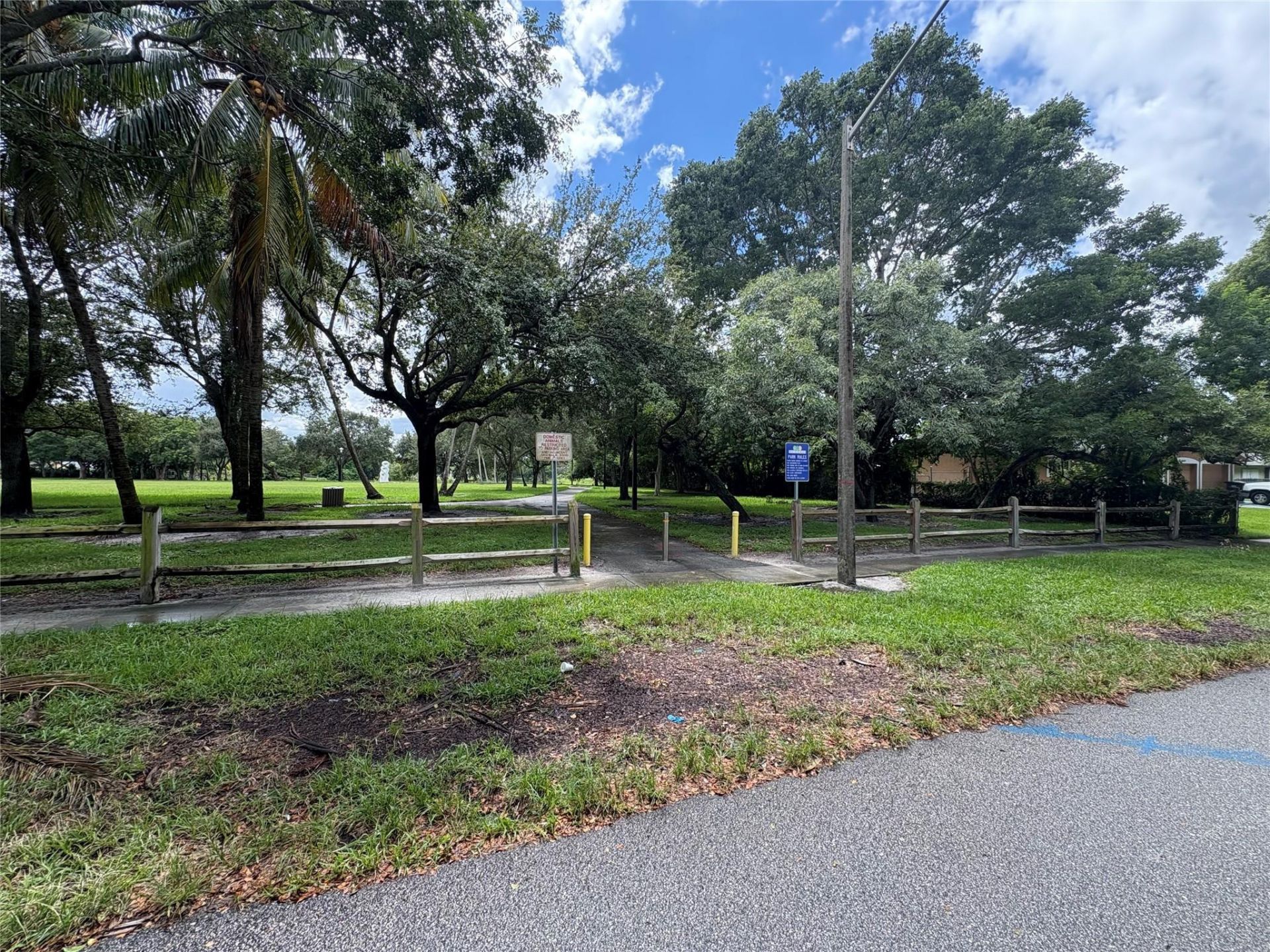 2109 Pinehurst Drive, West Palm Beach, FL 33407 Photo