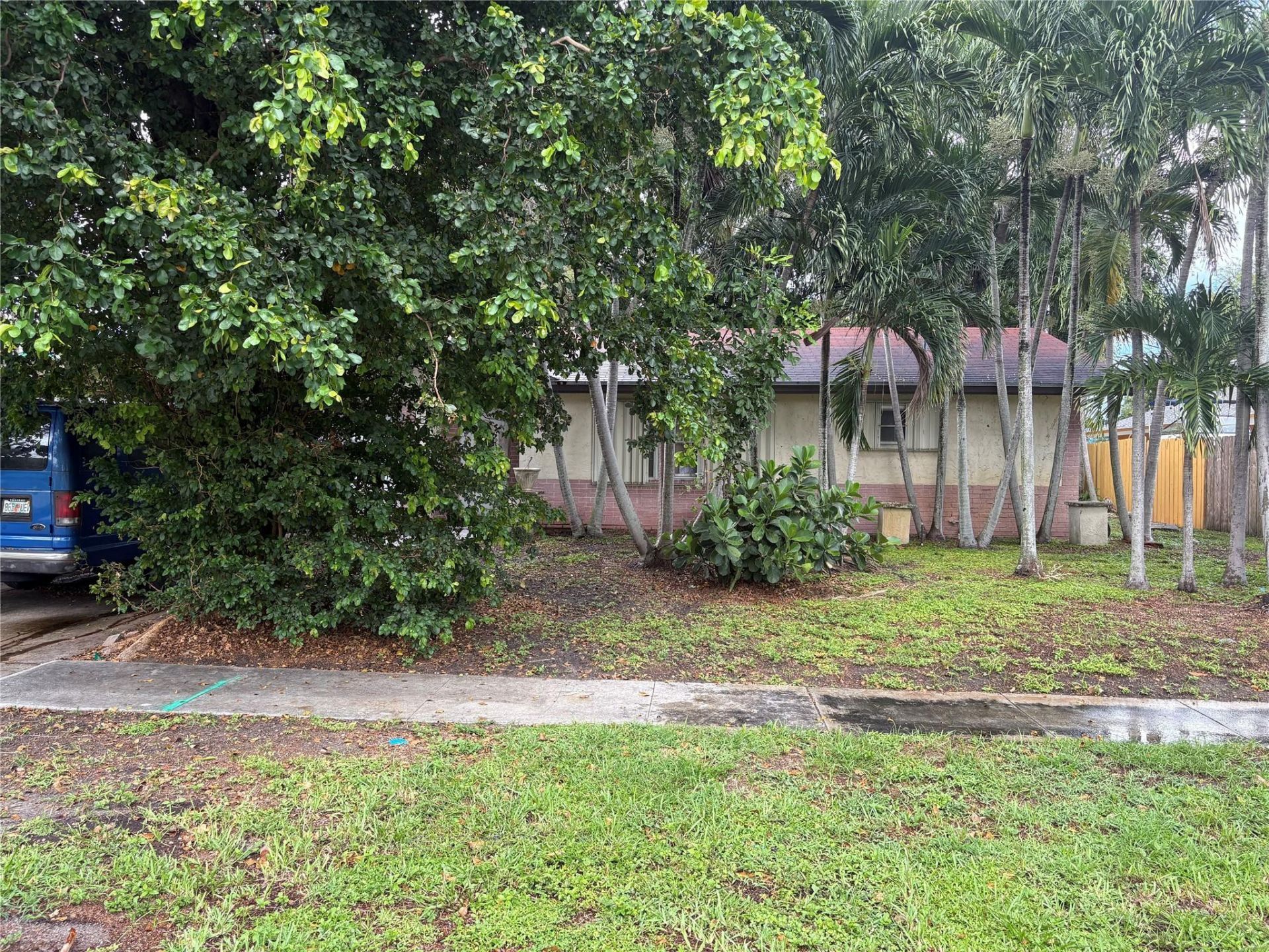 2109 Pinehurst Drive, West Palm Beach, FL 33407 Photo