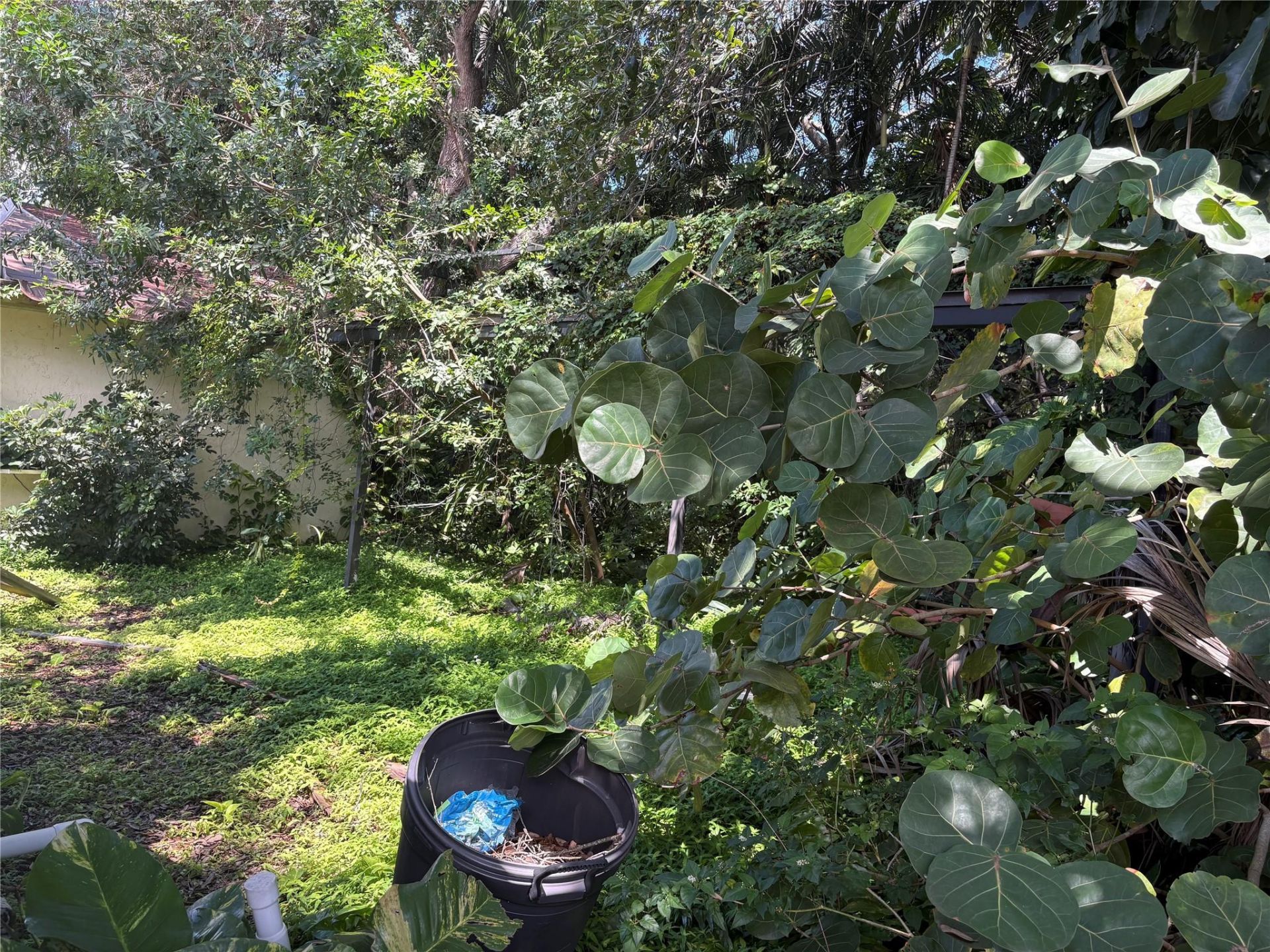 2109 Pinehurst Drive, West Palm Beach, FL 33407 Photo