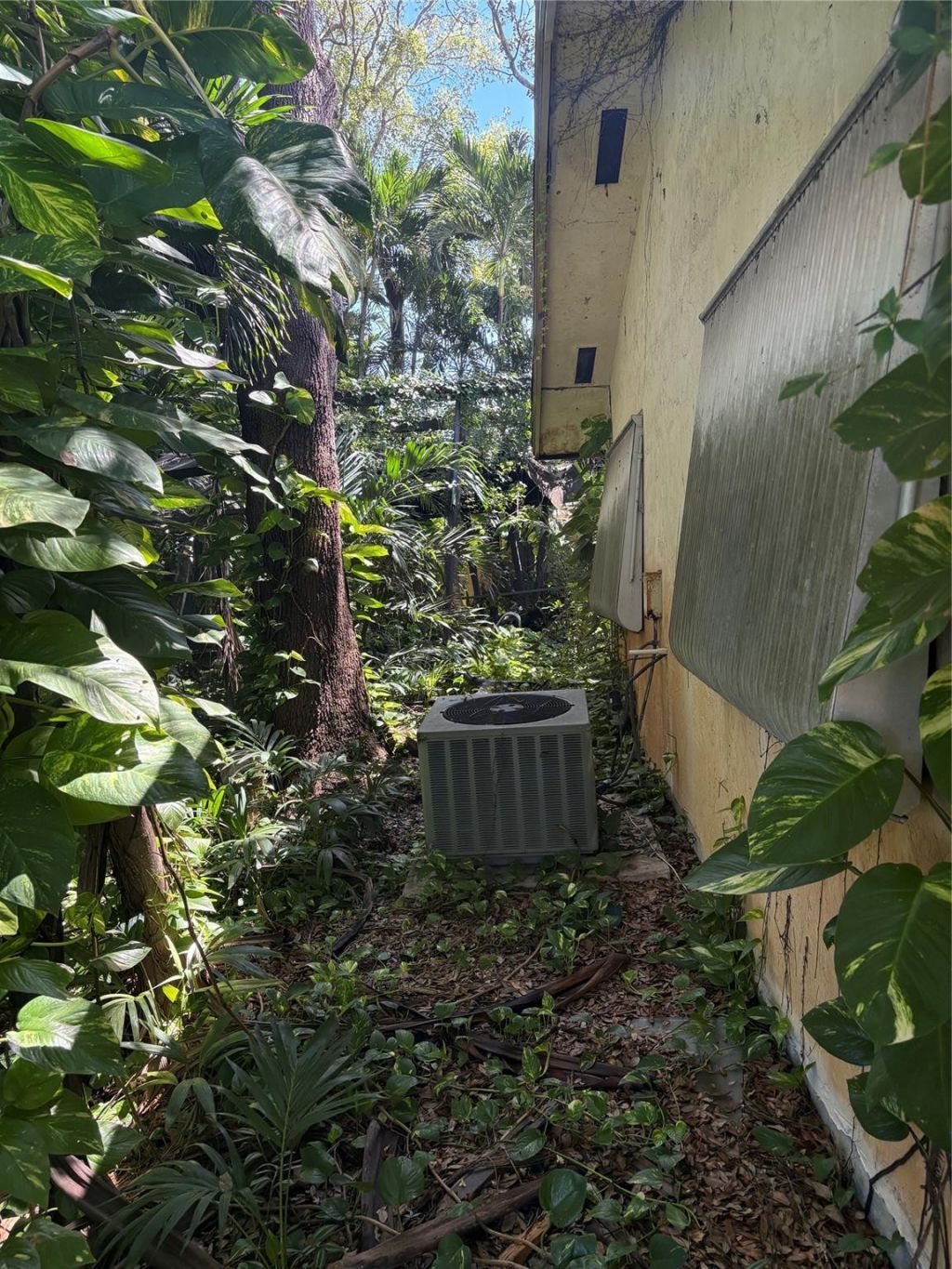 2109 Pinehurst Drive, West Palm Beach, FL 33407 Photo