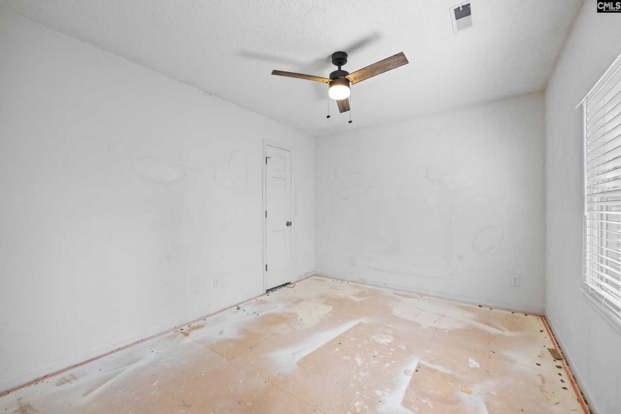 5037 Sunset Boulevard Photo 18