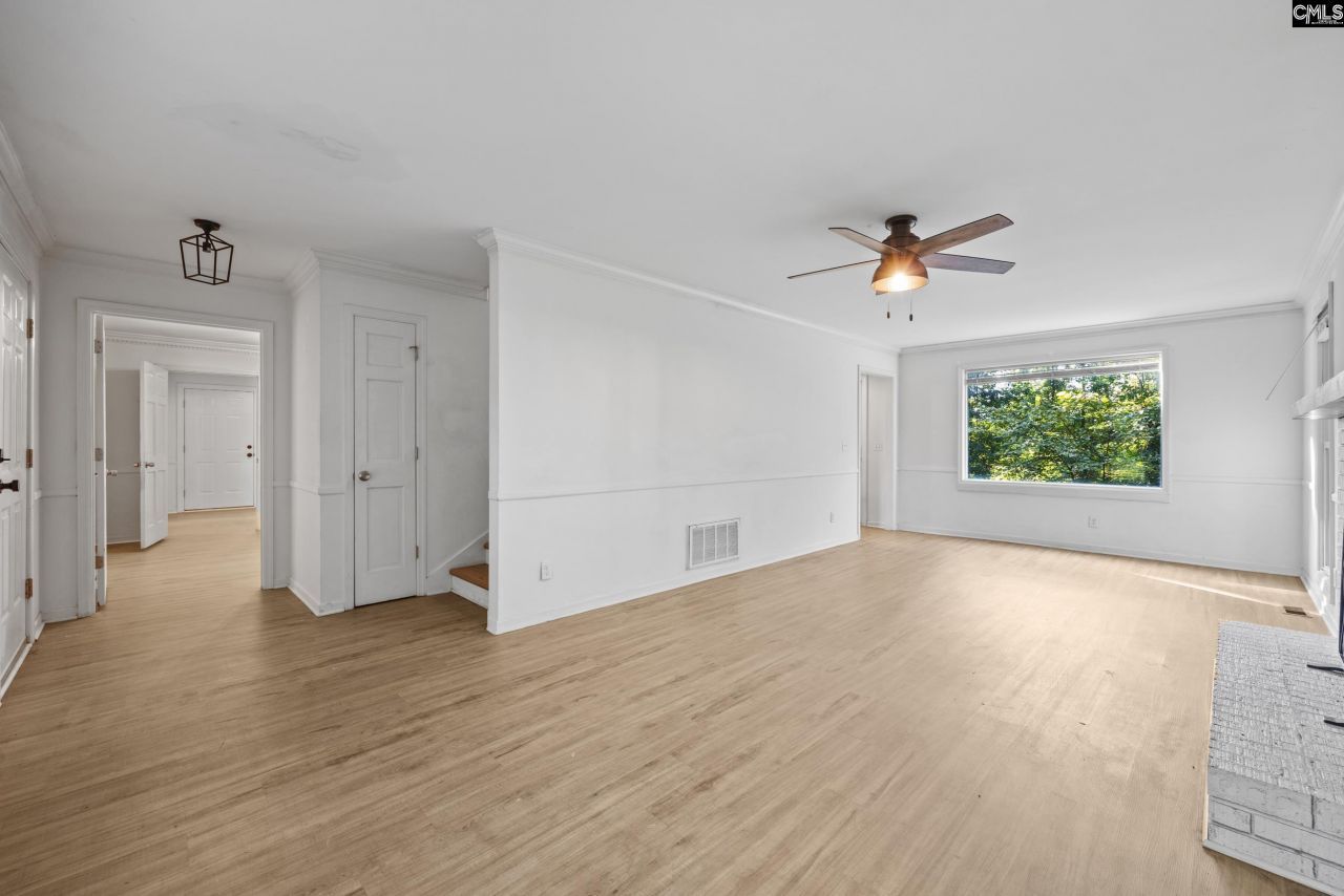 5037 Sunset Boulevard Photo 6