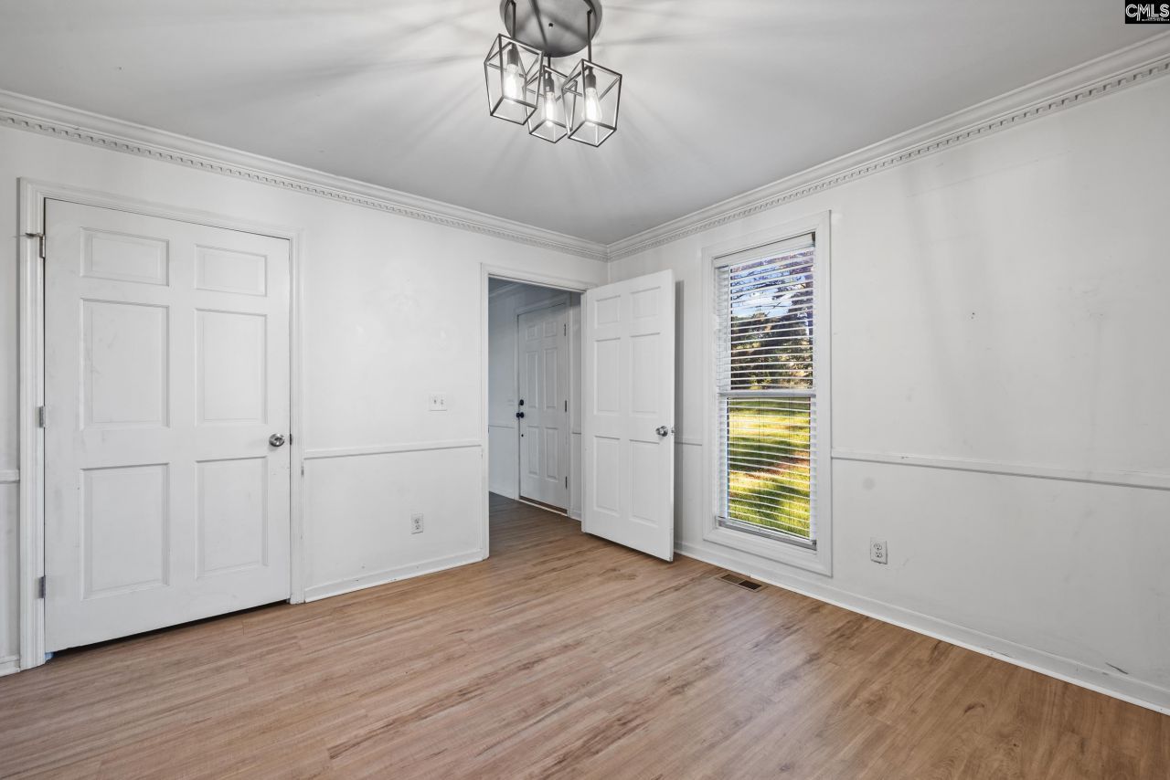 5037 Sunset Boulevard Photo 7