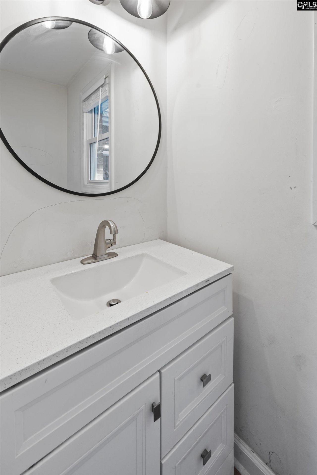 5037 Sunset Boulevard Photo 8