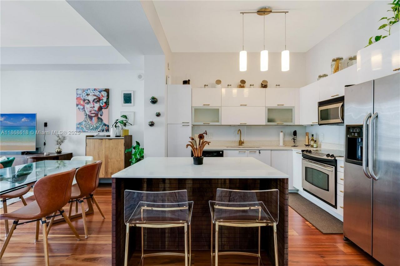 234 NE 3rd St, Unit LPH06, Miami, FL 33132 Photo