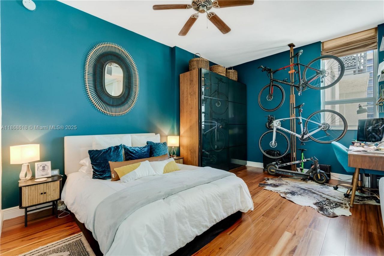 234 NE 3rd St, Unit LPH06, Miami, FL 33132 Photo