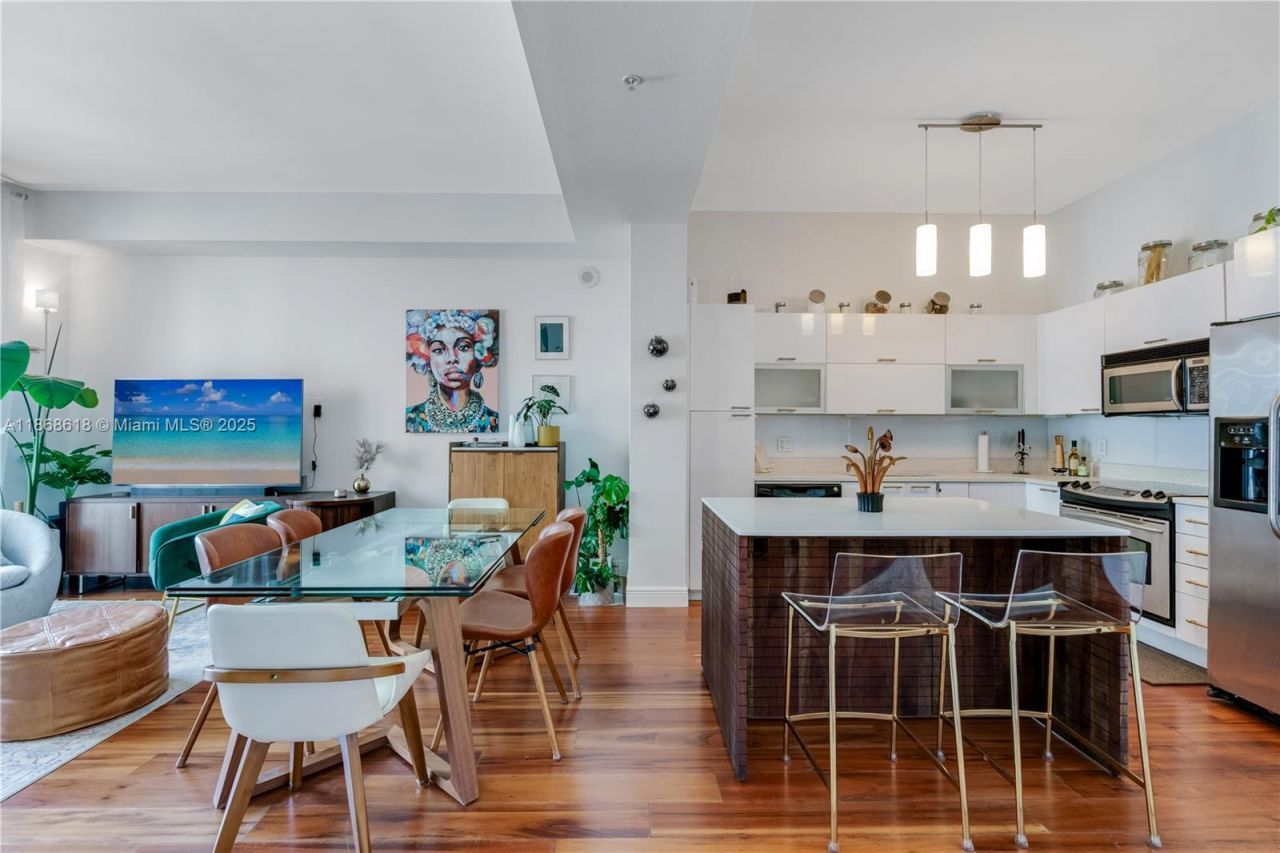 234 NE 3rd St, Unit LPH06, Miami, FL 33132 Photo