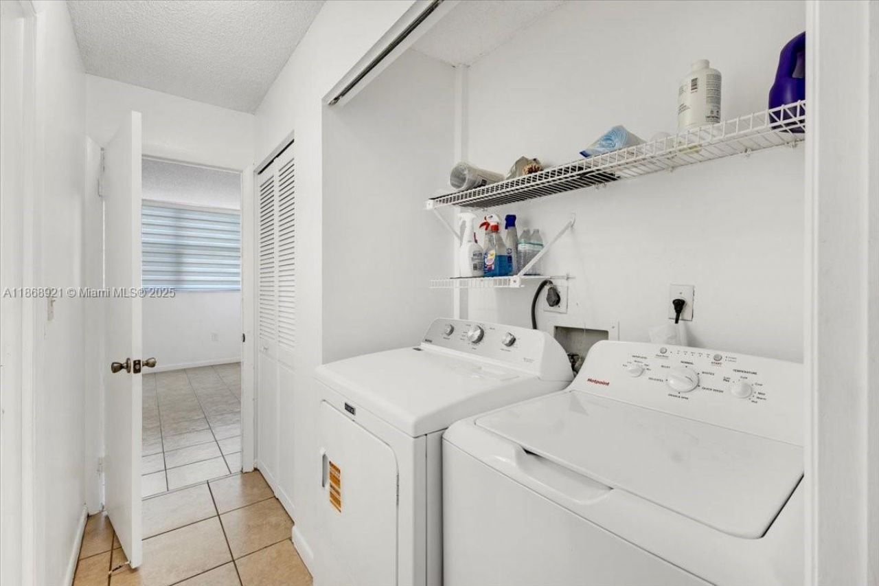 900 NE 195th Street, Unit 607, Miami, FL 33179 Photo