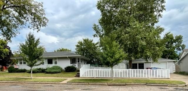 556 Minnesota Street, Winona, MN 55987 Main Photo