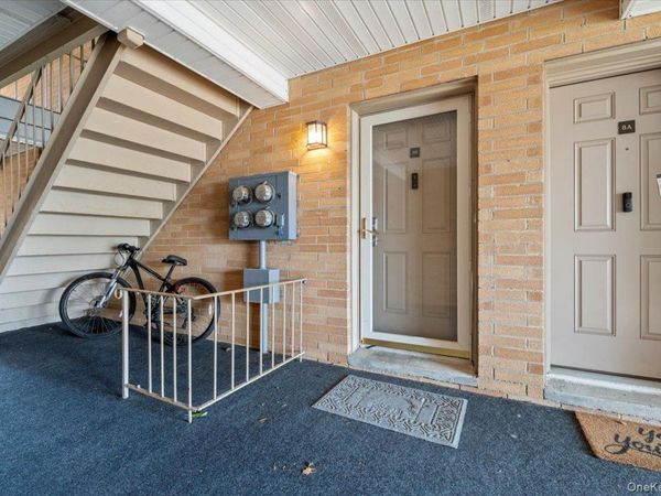 210 Westend Avenue, Unit 8B, Freeport, NY 11520