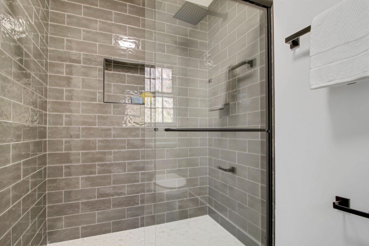 305 Mayfield Street Photo 7