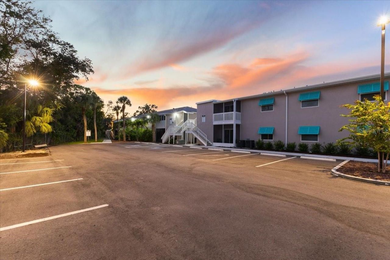 2704 49th Avenue W, Bradenton, FL 34207 Photo