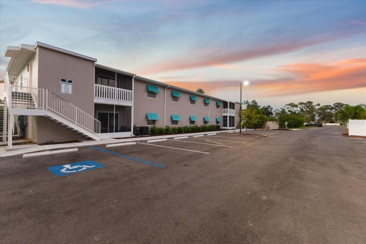 2704 49th Avenue W, Bradenton, FL 34207 Photo